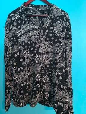 Men’s Fashion Nova Black and White Paisley Button Up Shirt